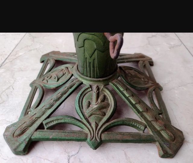 Antigua base árbol de Navidad