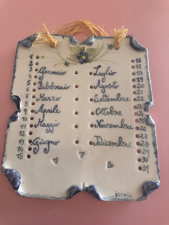Calendario de pared de cerámica hecho a mano