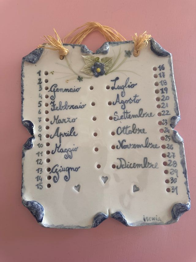 Calendario de pared de cerámica hecho a mano