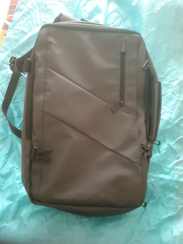 Mochila de viaje con usb extensible