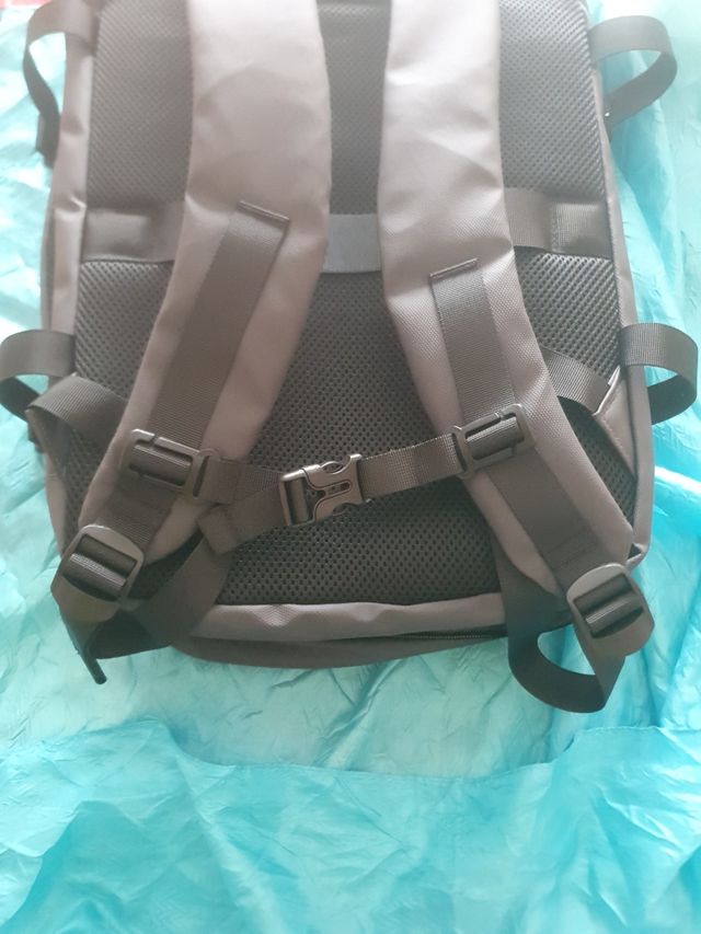 Mochila de viaje con usb extensible