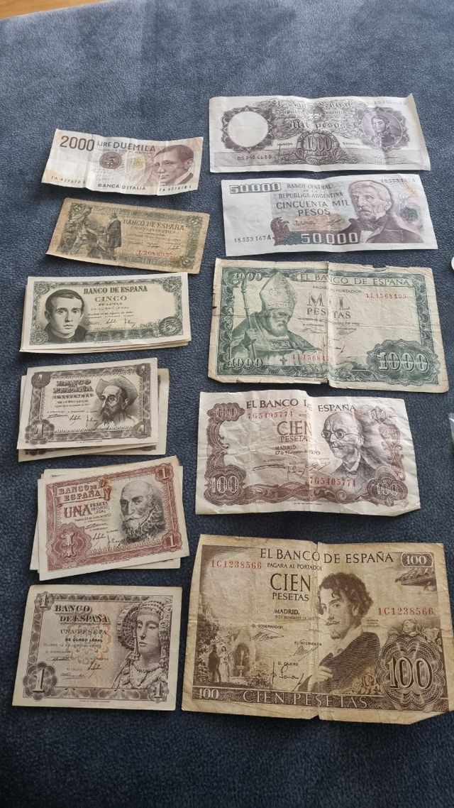 Monedas y billetes antiguos