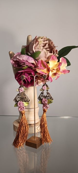 Pendientes +ramillete flamenca