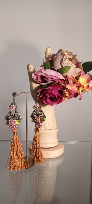 Pendientes +ramillete flamenca
