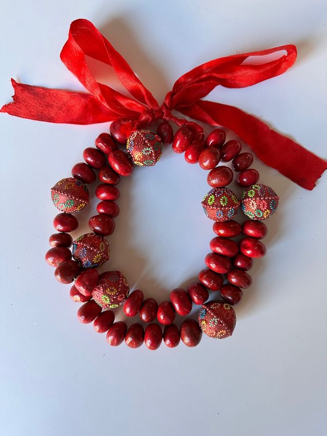 Collar rojo semillas Jamaica 
