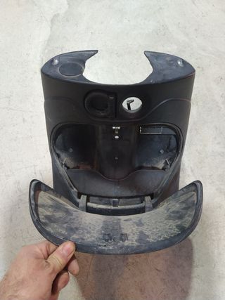 -Piaggio Zip. Contraescudo guantera 