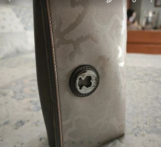 Conjunto de bolso y cartera Tous