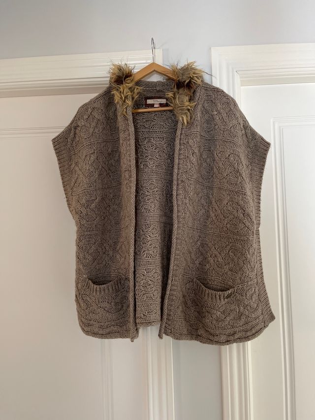 trenca. abrigo sin mangas