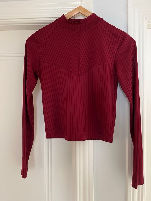 Camiseta de mangas largas y cuello alto