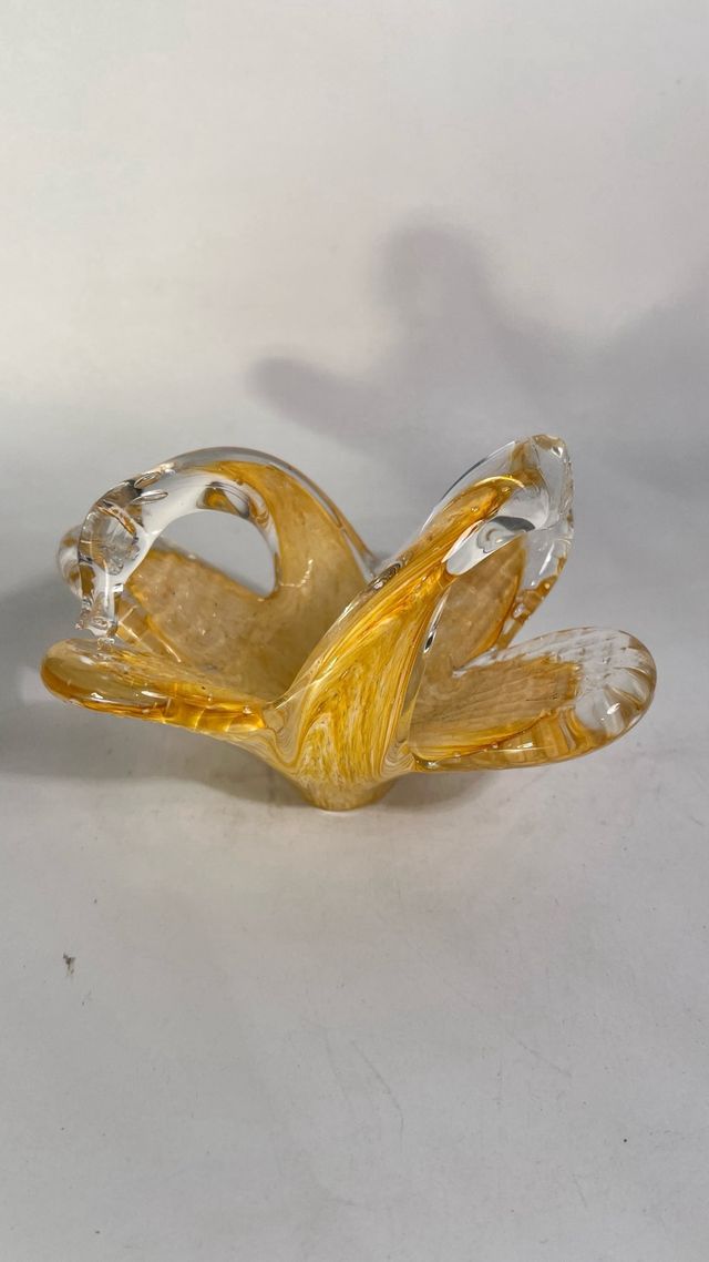 Piccolo cestino in vetro soffiato giallo, murano