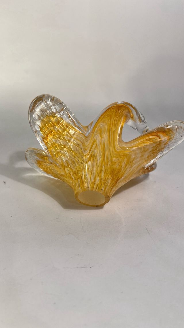 Piccolo cestino in vetro soffiato giallo, murano