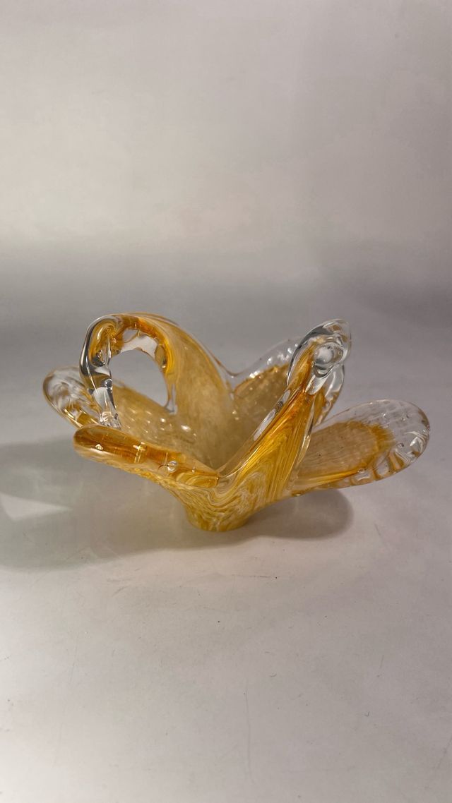 Piccolo cestino in vetro soffiato giallo, murano