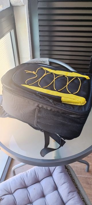 Mochila rígida para cámara de fotos sin estrenar. 