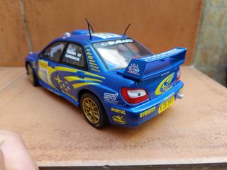 SUBARU DE SOLIDO ESCALA 1.18