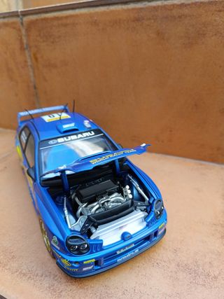 SUBARU DE SOLIDO ESCALA 1.18