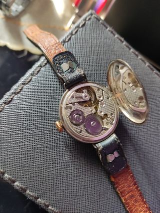Orologio per mancini trench