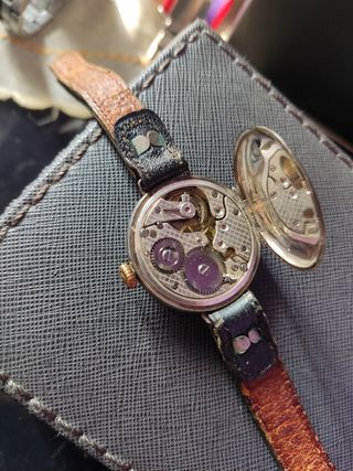 Orologio per mancini trench