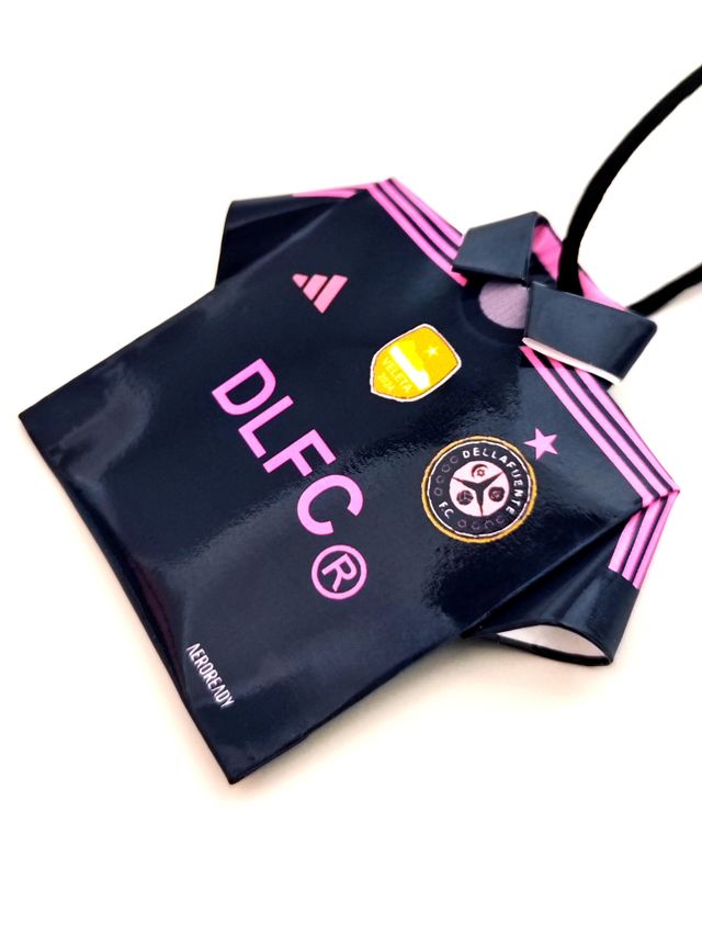 Dellafuente fans ultras cantante veleta