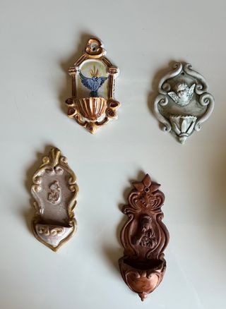Set di 4 acquasantiere in ceramica