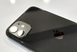 IPHONE 11 + SUPCASE
