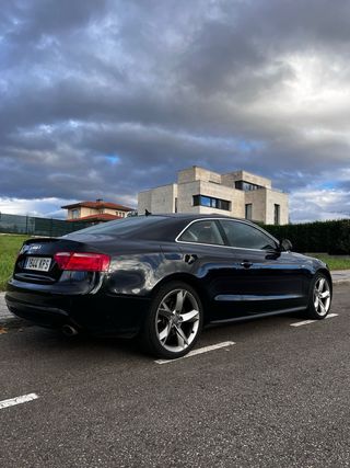 Audi A5 S-line 3.0 Quattro LEER BIEN