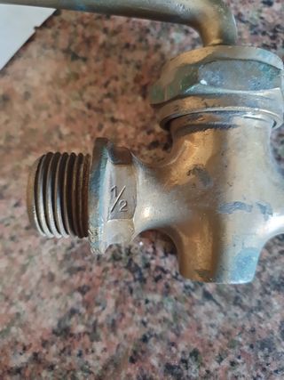 Grifos  de barrica o alcuza