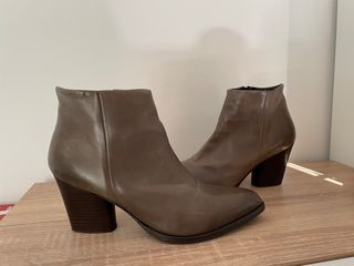Botines de piel T.38