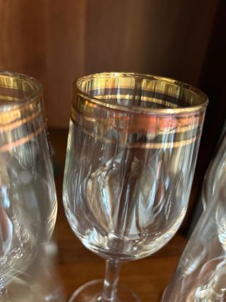 bottiglia in vetro piu calici