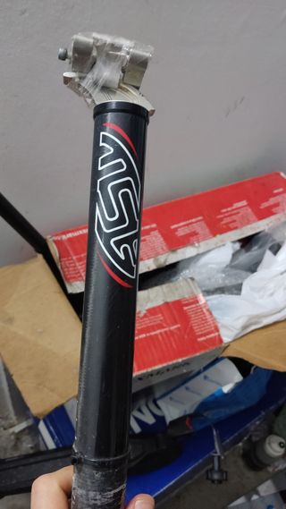 Tija carbono use alien 180gr. 31.6mm