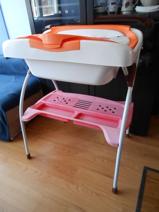 BAÑERA ANATOMICA CON CAMBIADOR