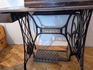 Máquina coser antigua