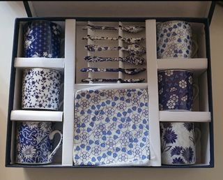 Tazzine, piattini e cucchiaini