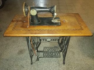 maquina coser antigua