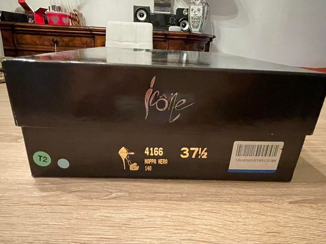 Sandali nappa nera ICONE