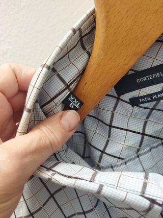 Camisa Cortefiel.