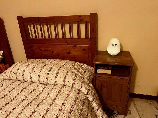 letto e comodino Ikea