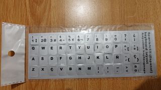 Skin teclado español plateado