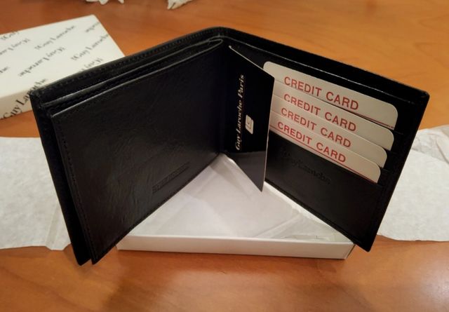 Portafoglio marca Guy Laroche in pelle