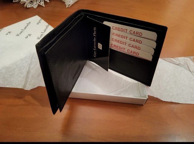 Portafoglio marca Guy Laroche in pelle