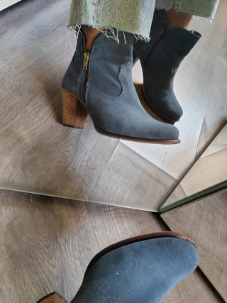 Botines piel natural 38.