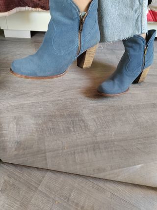 Botines piel natural 38.