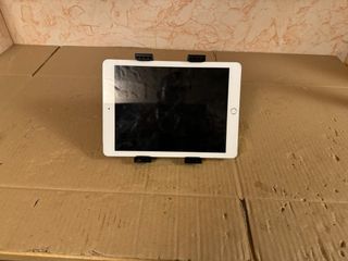 Soporte para tablet en coche