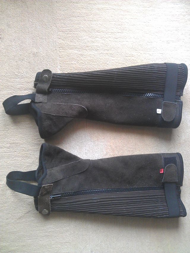 Perneiras para passeios a cavalo ou outros 3 pares 29€