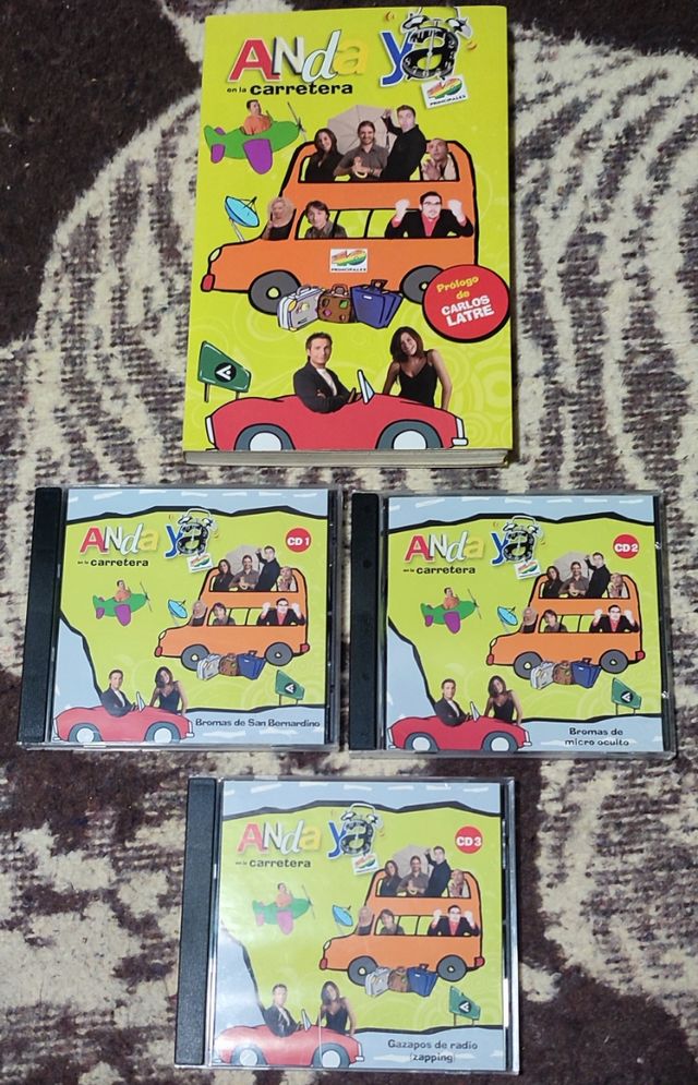 GRAN LOTE DE LIBROS,CDs.Y CÓMICS DE HUMOR.