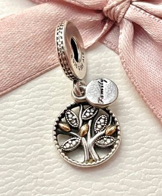 charm pandora con oro, albero della vita 