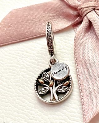 charm pandora con oro, albero della vita 