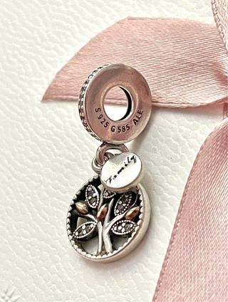 charm pandora con oro, albero della vita 