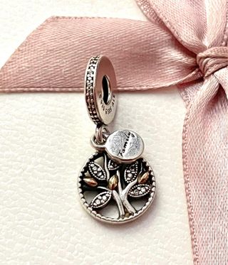 charm pandora con oro, albero della vita 