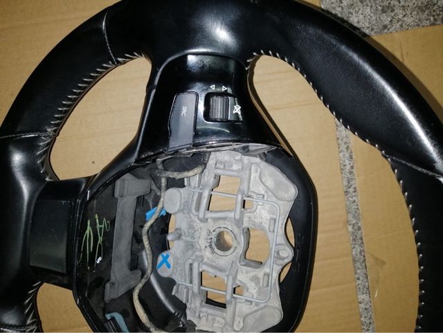 volante 308 t9 como nuevo