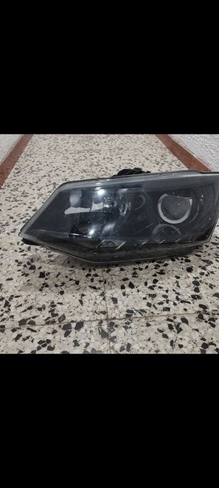 faro Skoda fabia 2016